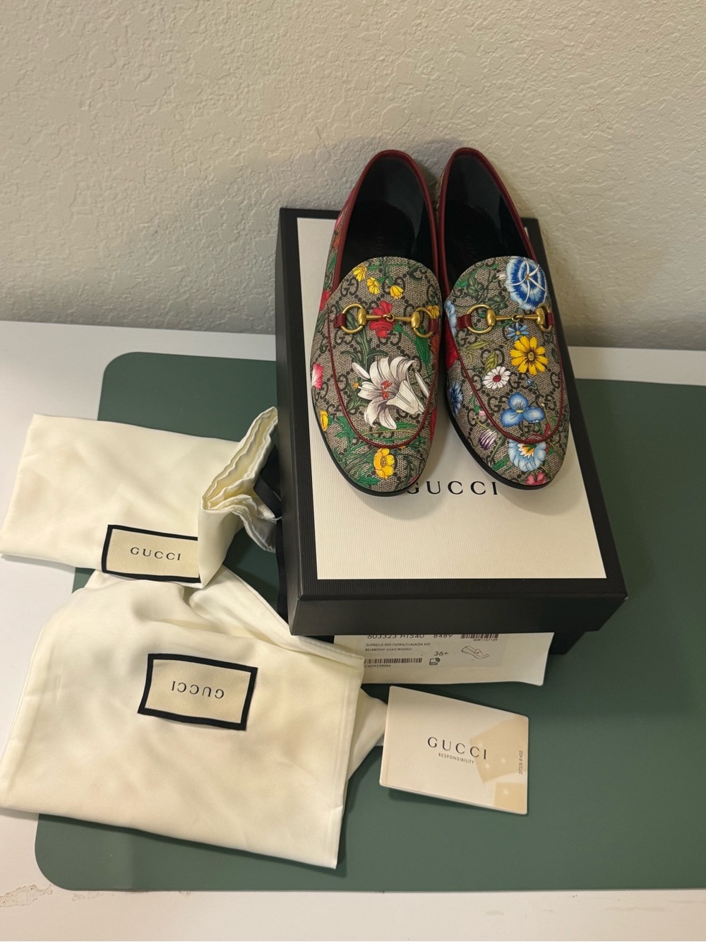 GUCCI Flora GG Supreme Horsebit Loafers – Size 36.5